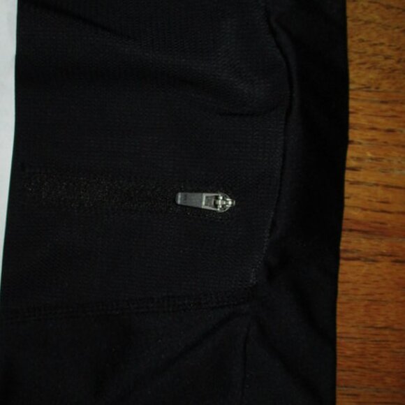 NAVISKIN Black Fitted Padded Capri Cycle Pants - Picture 8 of 10